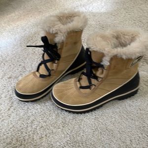 Sorel winter snow boots